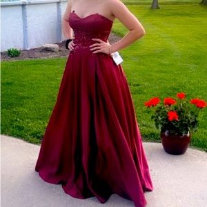 Prom/Ball/Pageant Gown